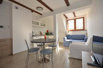 Фото Апартаменты Poduszka Apartamenty Zielony Dom г. Строне-Слёнске 5