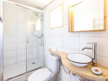 Фото номера Two-Bedroom Chalet with Terrace and Lake View Лоджи Osada Pstrąga г. Строне-Слёнске 6