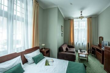 Фото Отели типа «постель и завтрак» Villa Elise Park Pension г. Строне-Слёнске 3