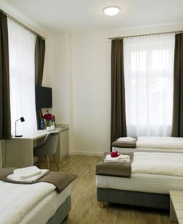 Фото номера Стандартный трехместный номер Отель Hotel Stronie г. Строне-Слёнске 5